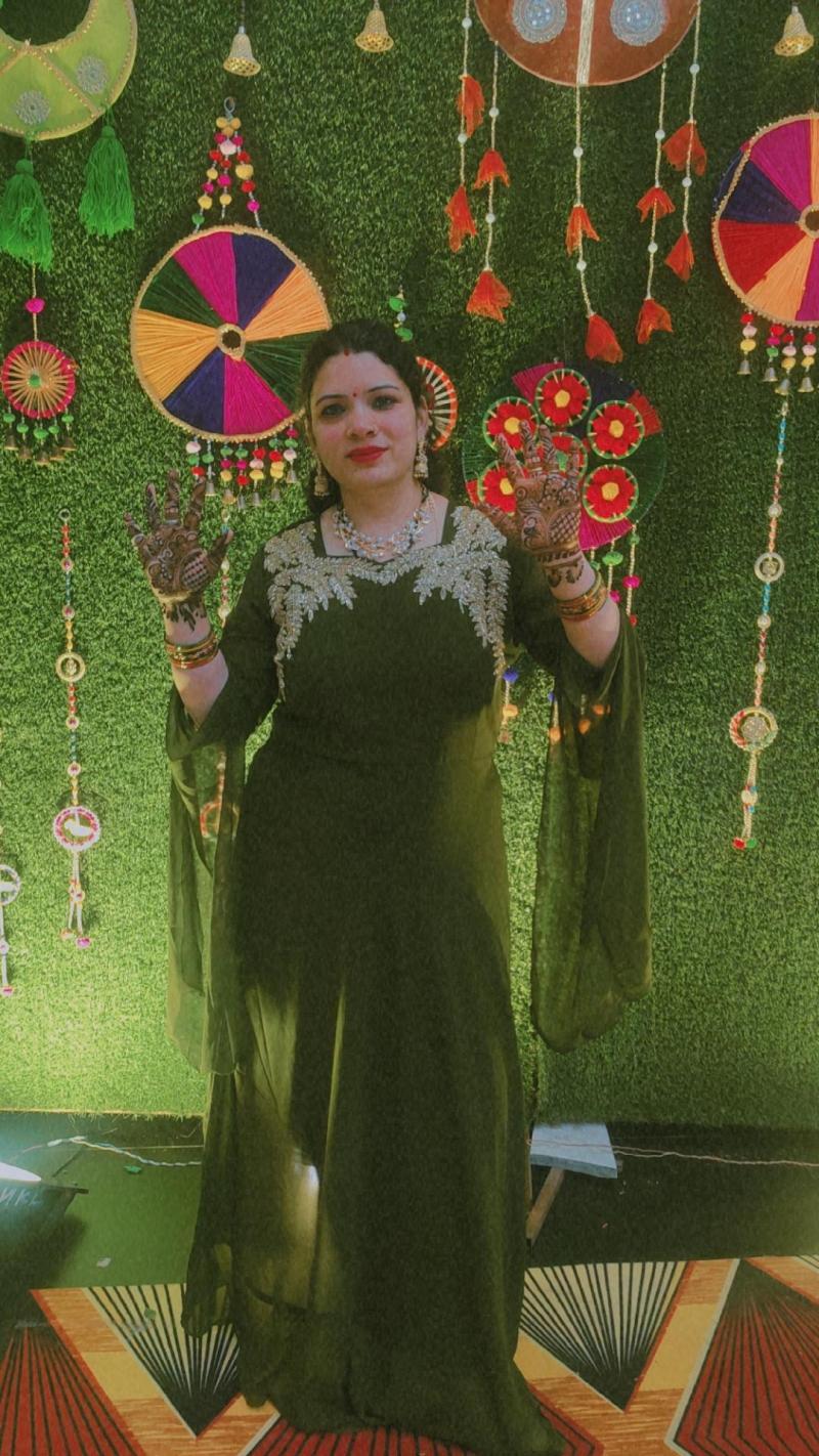 Dr Navadha Bhatt 